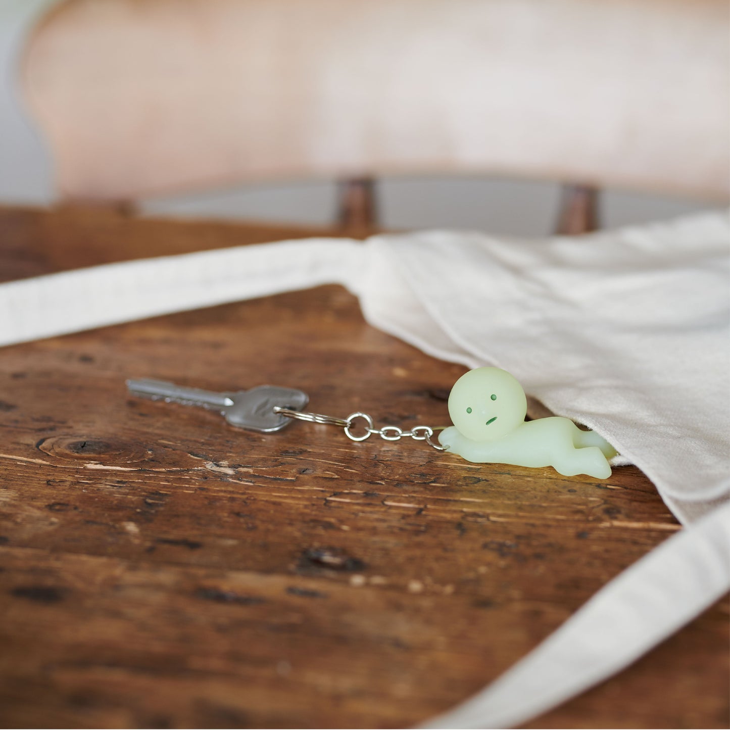 Porte-clés Smiski - Grabbing